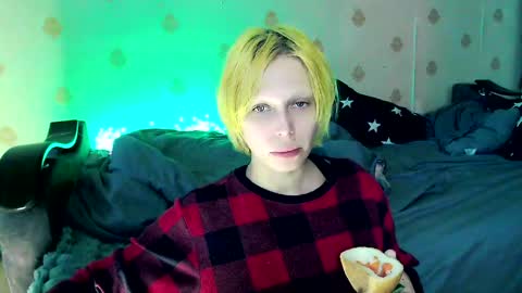 Snapshot of raziel_haze chatting on April 2026 06:56:02 AM Yrriel Strife Candy-Demon Caveboy mr. Cringe online show from April 2026 06:56:02 AM