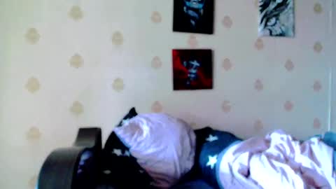 Snapshot of raziel_haze chatting on May 2026 09:58:01 AM Yrriel Strife Candy-Demon Caveboy mr. Cringe online show from May 2026 09:58:01 AM