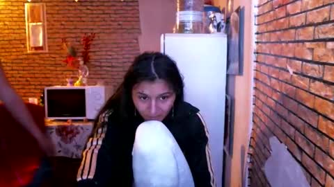 real_coupl3 online show from April 2026 06:58:01 PM