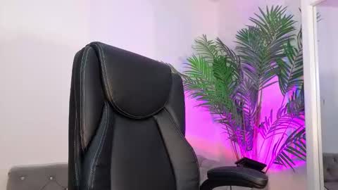 Snapshot of realalinacruz chatting on November 2025 10:31:02 PM Alina Cruz online show from November 2025 10:31:02 PM