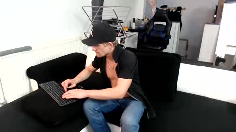 Ask me online show from March 2026 01:32:01 AM