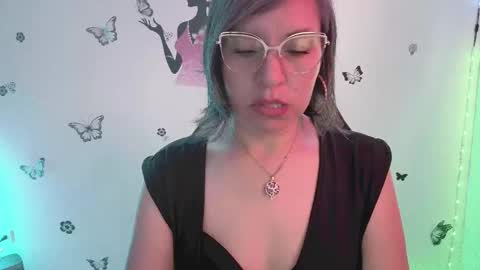 Snapshot of rebbeca09 chatting on March 2026 12:32:01 PM Rebbeca online show from March 2026 12:32:01 PM