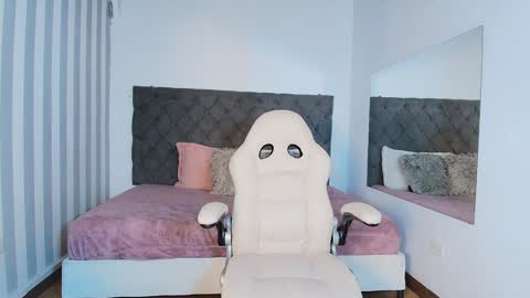 Snapshot of rebeca_cortez1 chatting on December 2024 03:34:01 AM I invite you to my birthday on November 3th online show from December 2024 03:34:01 AM