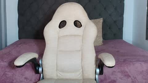 Snapshot of rebeca_cortez1 chatting on January 2025 03:39:02 AM I invite you to my birthday on November 3th online show from January 2025 03:39:02 AM