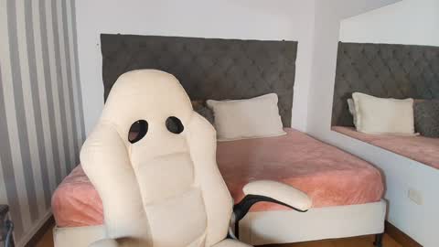 Snapshot of rebeca_cortez1 chatting on January 2025 03:49:02 AM I invite you to my birthday on November 3th online show from January 2025 03:49:02 AM