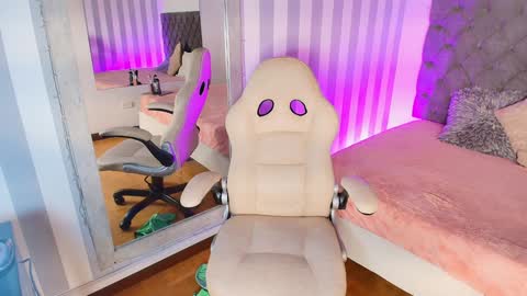 Snapshot of rebeca_cortez1 chatting on January 2025 10:02:01 AM I invite you to my birthday on November 3th online show from January 2025 10:02:01 AM