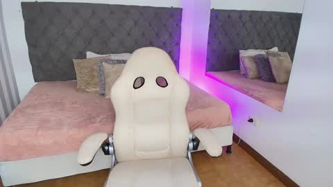 Snapshot of rebeca_cortez1 chatting on January 2025 03:23:02 AM I invite you to my birthday on November 3th online show from January 2025 03:23:02 AM