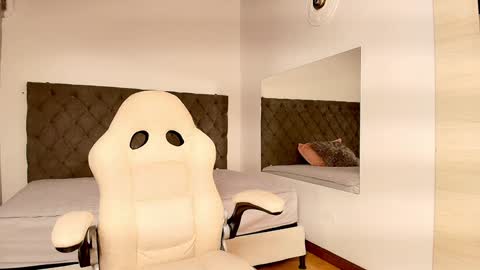 Snapshot of rebeca_cortez1 chatting on February 2025 03:32:02 AM I invite you to my birthday on November 3th online show from February 2025 03:32:02 AM