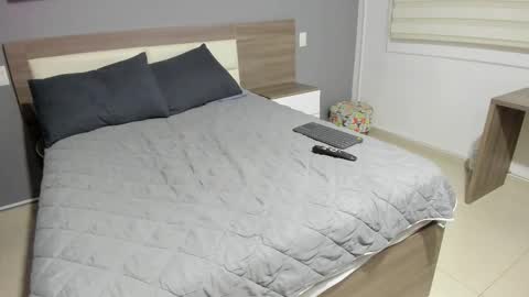 Snapshot of rebeca_cortez1 chatting on September 2025 08:03:01 PM I invite you to my birthday on November 3th online show from September 2025 08:03:01 PM