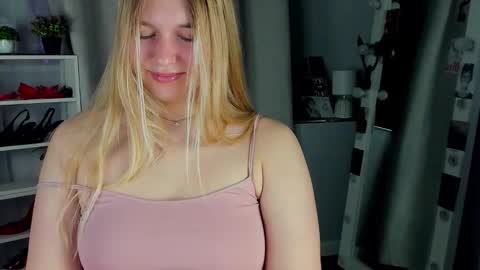 Snapshot of rebecca_____ chatting on October 2025 02:20:02 AM rebecca_____ online show from October 2025 02:20:02 AM