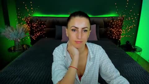 Snapshot of rebecca_diamonds chatting on January 2025 09:44:02 AM rebecca_diamonds online show from January 2025 09:44:02 AM