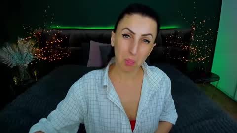 Snapshot of rebecca_diamonds chatting on March 2025 12:55:02 PM rebecca_diamonds online show from March 2025 12:55:02 PM