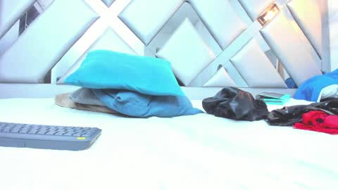 Snapshot of rebeccamitchell_ chatting on April 2026 06:10:01 PM rebeccamitchell_ online show from April 2026 06:10:01 PM