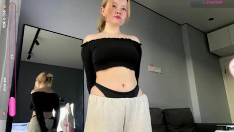 Rebecca Nikson online show from September 2025 04:05:02 AM