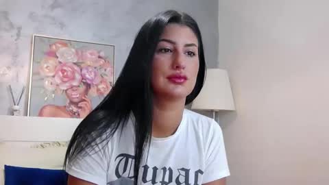 Snapshot of rebeccaryen chatting on December 2025 03:34:01 AM RebeccaRyen online show from December 2025 03:34:01 AM