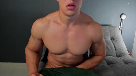 twitter REECET26 instagram RECCETAYLOR online show from October 2025 03:20:02 PM