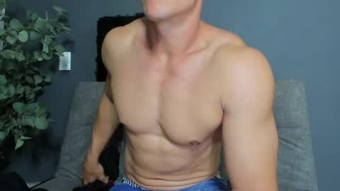 Snapshot of recce_taylor4 chatting on May 2026 11:25:02 PM twitter REECET26 instagram RECCETAYLOR online show from May 2026 11:25:02 PM