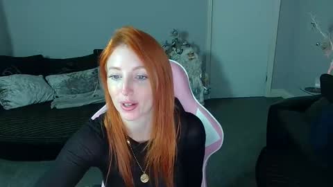 Snapshot of red_firesquirt chatting on December 2024 02:39:01 PM Red - online show from December 2024 02:39:01 PM