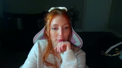 Snapshot of red_firesquirt chatting on January 2025 10:51:02 PM Red - online show from January 2025 10:51:02 PM