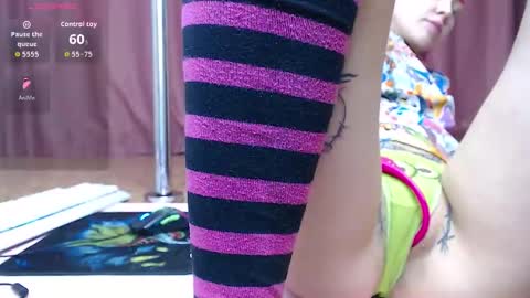 Snapshot of red_fox9595 chatting on November 2025 05:57:02 AM RED FOX online show from November 2025 05:57:02 AM