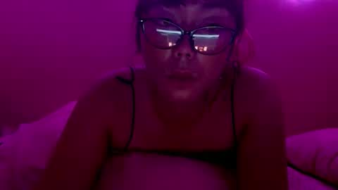 red_kitsune69 online show from February 2026 03:35:01 AM