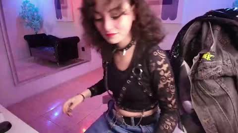 Snapshot of red_moonx chatting on October 2025 11:21:02 AM Res Moon online show from October 2025 11:21:02 AM