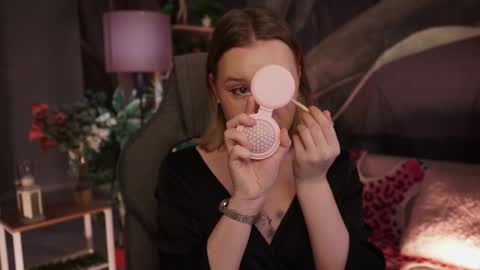 QUEEN OF EVIL online show from October 2025 02:06:02 AM