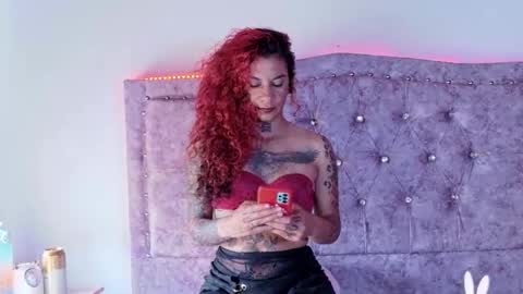 Instagram Valerie yourdream online show from December 2025 05:21:01 PM