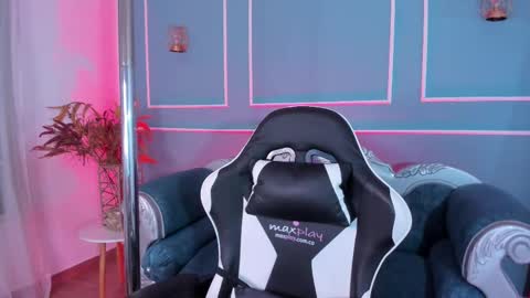     online show from October 2025 11:18:02 AM