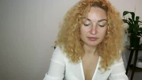 reddgirll online show from February 2025 08:35:02 PM