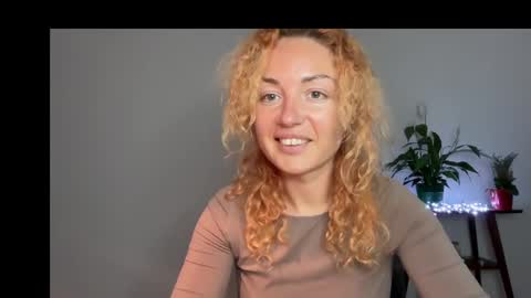 reddgirll online show from March 2025 09:00:02 PM