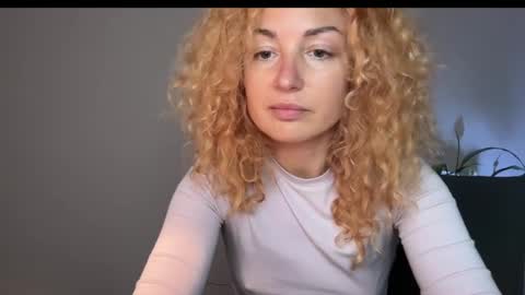 reddgirll online show from March 2025 05:54:01 PM