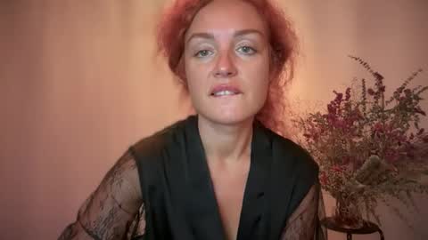 reddgirll online show from October 2025 09:35:02 PM