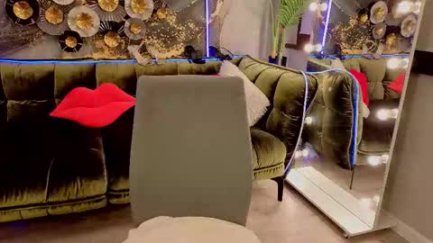 Snapshot of reddoll_ chatting on September 2025 11:08:01 PM Lily online show from September 2025 11:08:01 PM