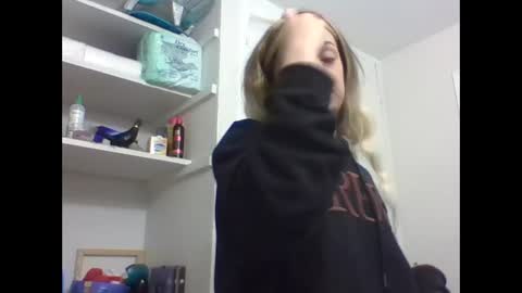 reddwaxx online show from December 2025 07:32:01 PM