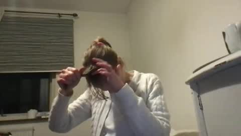 Snapshot of redfoxofficial chatting on December 2025 07:21:01 PM Redfox online show from December 2025 07:21:01 PM