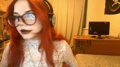 Snapshot of redheadcatxd chatting on May 2026 09:34:02 PM Eva online show from May 2026 09:34:02 PM