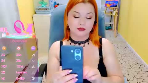 Snapshot of redheadchilli chatting on June 2026 06:03:01 AM Amina online show from June 2026 06:03:01 AM