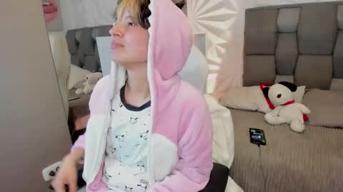 Snapshot of redhood_1_ chatting on March 2026 04:52:01 AM redhood_1_ online show from March 2026 04:52:01 AM