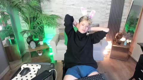 Snapshot of redhood_1_ chatting on March 2026 05:24:02 AM redhood_1_ online show from March 2026 05:24:02 AM