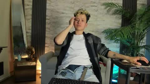 Snapshot of redhood_1_ chatting on March 2026 03:45:02 AM redhood_1_ online show from March 2026 03:45:02 AM