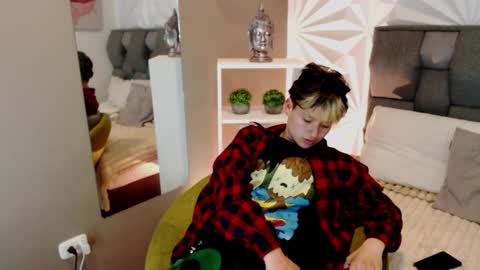 Snapshot of redhood_1_ chatting on April 2026 04:21:02 AM redhood_1_ online show from April 2026 04:21:02 AM