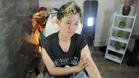 Snapshot of redhood_1_ chatting on April 2026 04:12:02 AM redhood_1_ online show from April 2026 04:12:02 AM