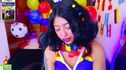 Lili Lopez online show from June 2026 08:18:01 PM