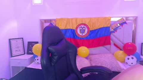 Lili Lopez online show from June 2026 08:13:01 PM
