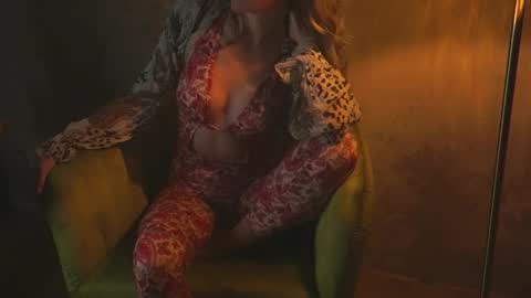 Red online show from October 2025 09:04:01 PM