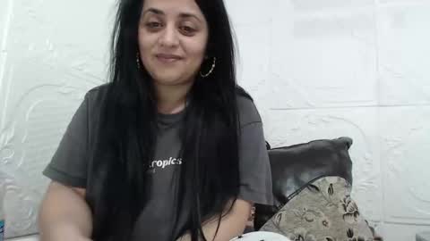 Snapshot of reeapassion chatting on February 2026 10:06:02 PM Reea online show from February 2026 10:06:02 PM