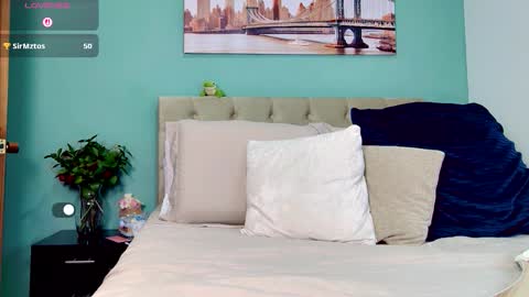 Snapshot of reese_yanella chatting on October 2025 06:50:02 PM Yanella online show from October 2025 06:50:02 PM