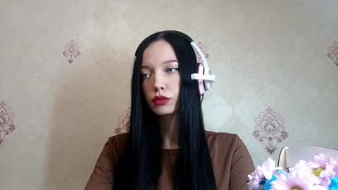 Mia online show from March 2026 08:17:01 AM