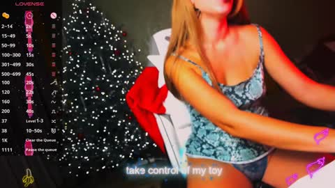 Snapshot of reggiemeow chatting on December 2024 11:41:02 PM reggieMeow online show from December 2024 11:41:02 PM